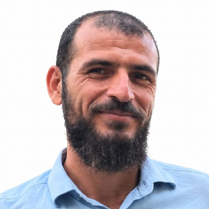 نشأت